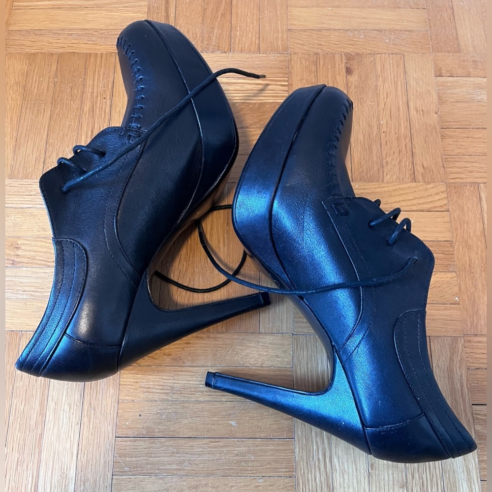 Aldo black leather Lace-Up platform heels, size 38.